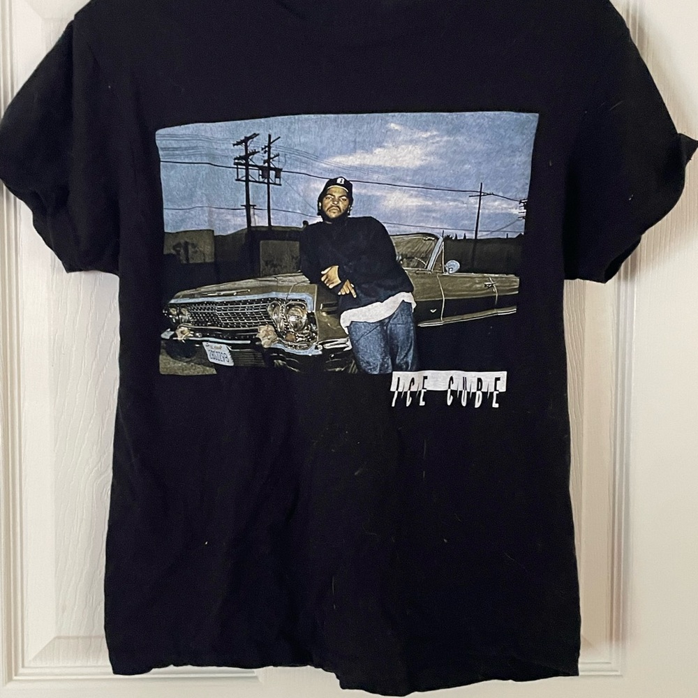 Black Graphic Tee Vintage Style Shirt